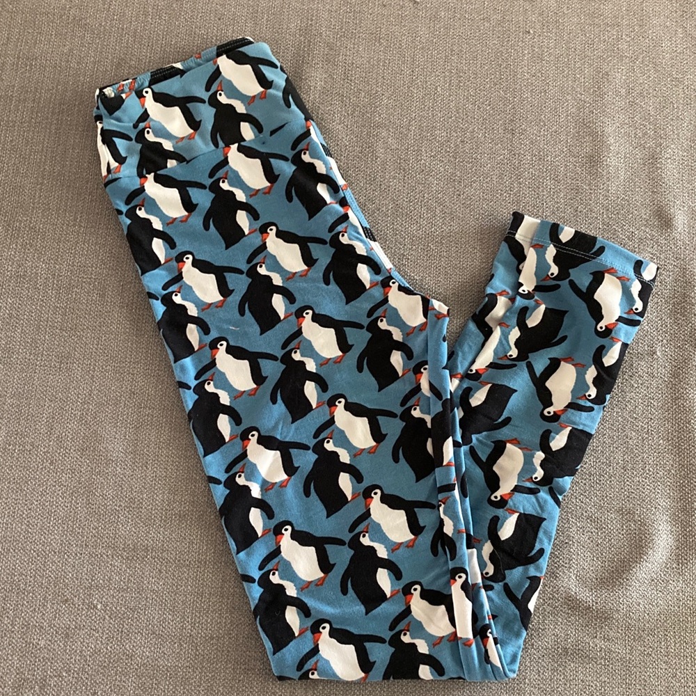 LuLaRoe Blue Penguin Print Leggings